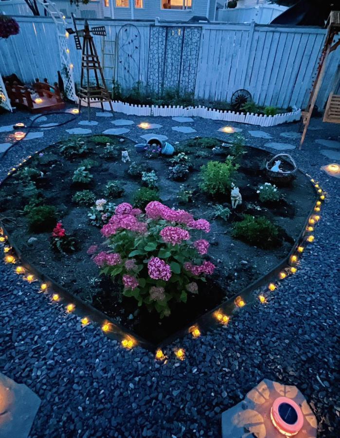 Elegant Garden Suite&2Mins Bus Station Close Lrt& Free Parking YYC Екстериор снимка